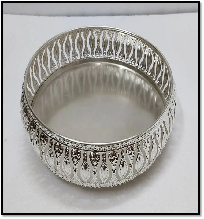 Decorative Golden Iron Bowl – Handcrafted Ornamental Serving & Display Tray - Image 8