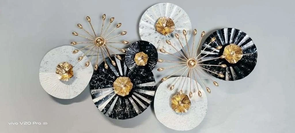 Luxury Golden Burst Iron Wall Art – Modern Abstract Metal Decorative Panel