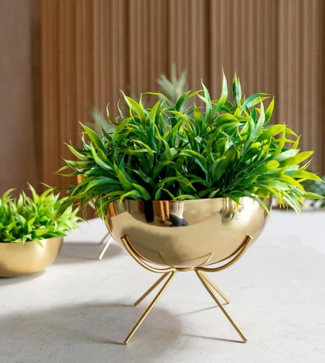 Luxury Gold Iron Planter with Stand – Modern Indoor Decorative Pot