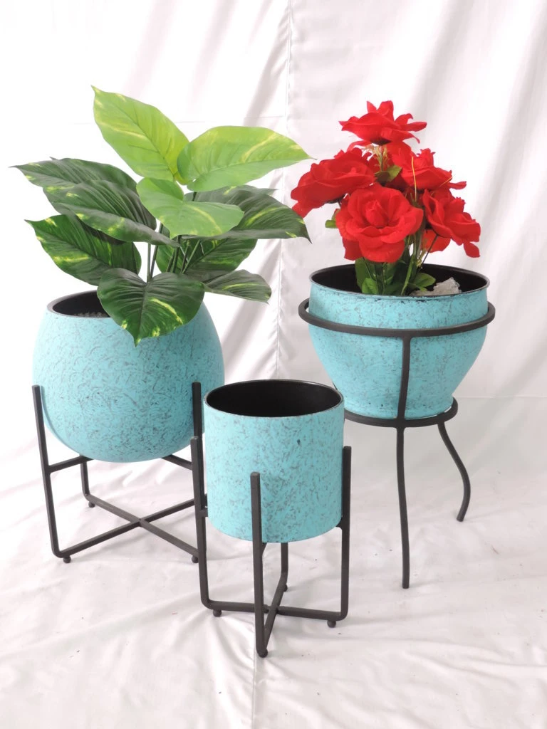Modern Blue Iron Planter Set with Stands – Decorative Indoor & Outdoor Plant Pots (Set of 3)